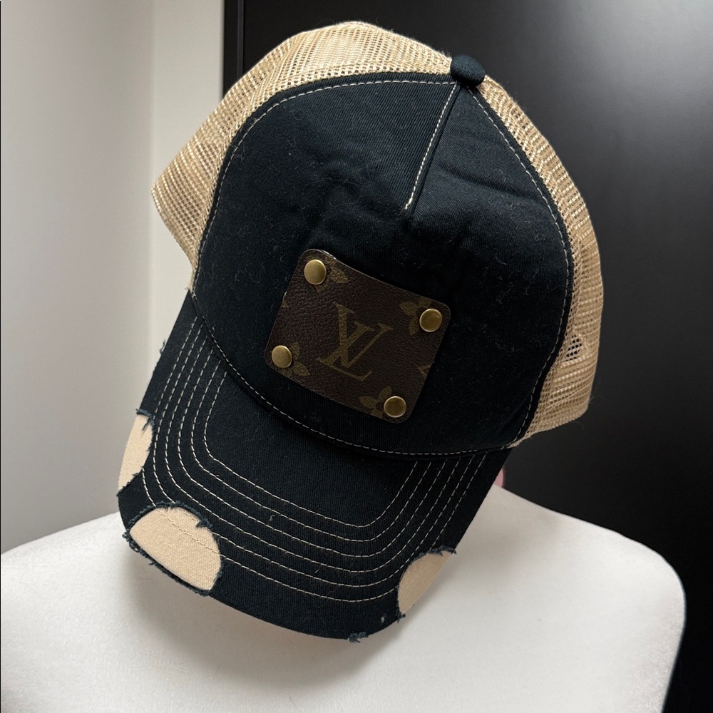 Louis Vuitton Black and Tan Hat
